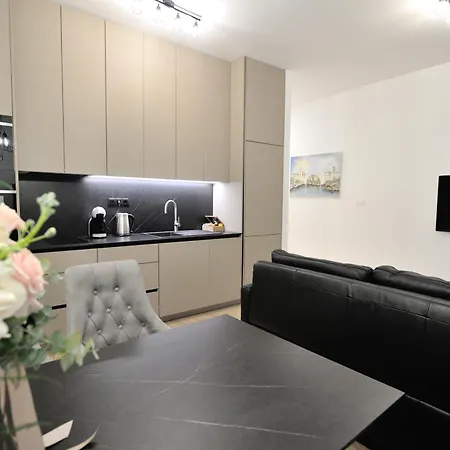 Solaris - Free Parking Apartment *