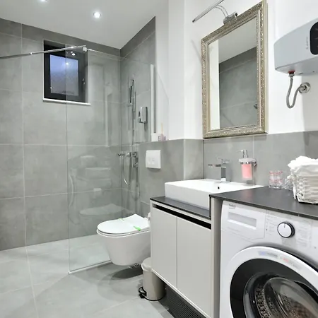 Solaris - Free Parking * Mostar